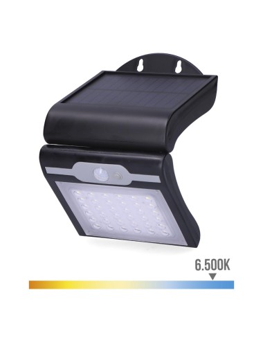 Aplique solar 2w 220lm 6.500k con sensor color negro